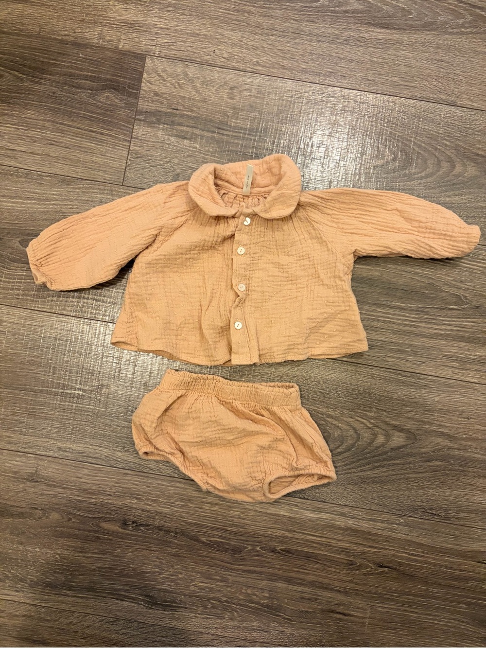 Baby Two-Piece Swiss dot Gauze Set in Peach